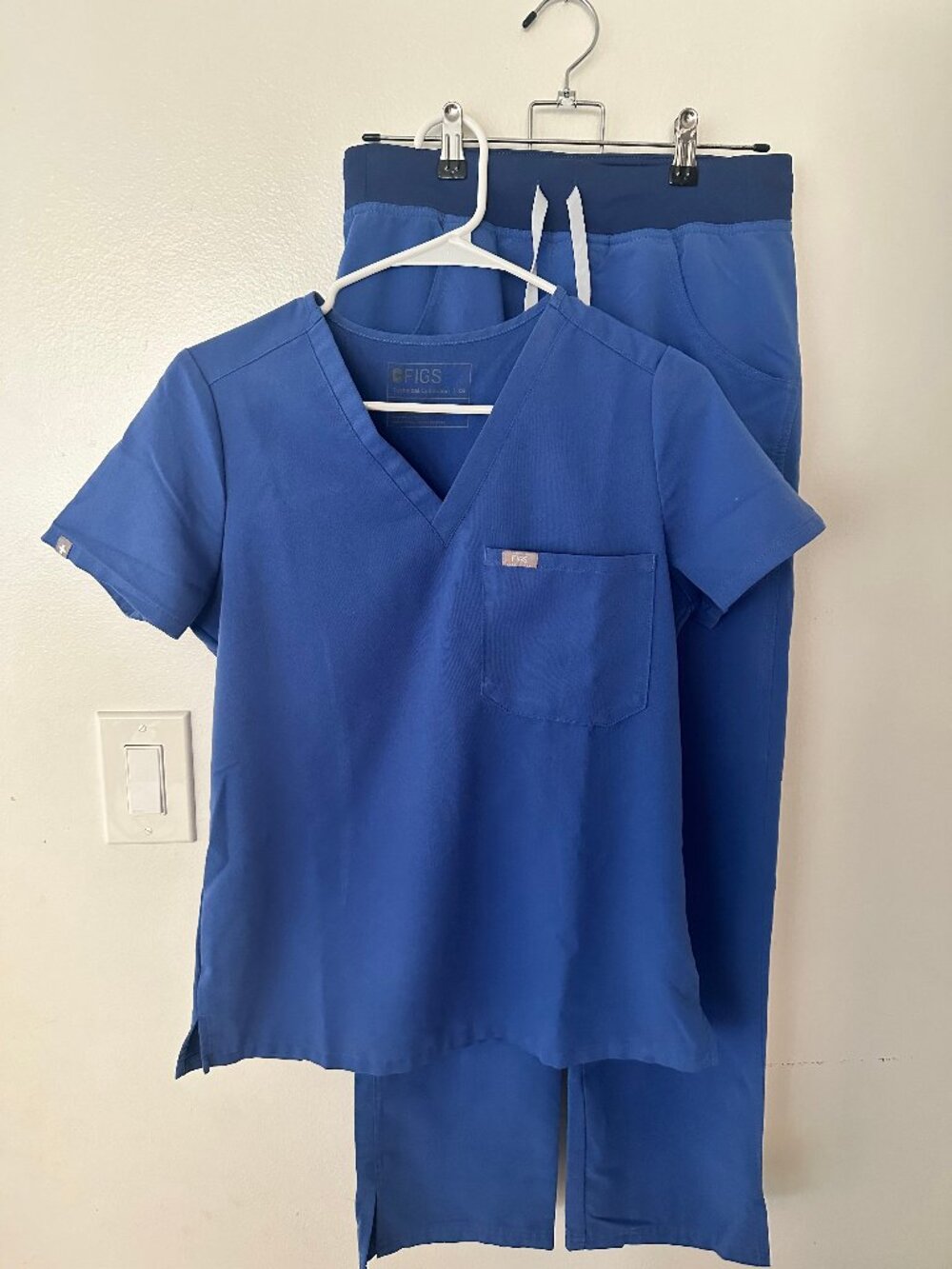 FIGS Scrub Set Denim Blue - Catarina Top & Kade Cargo Pants  PO# 1660 - Size XS